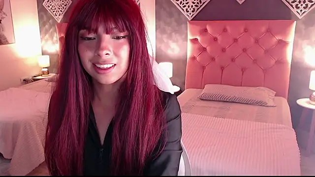Maia Reficco online show from October 11, 6:53 pm