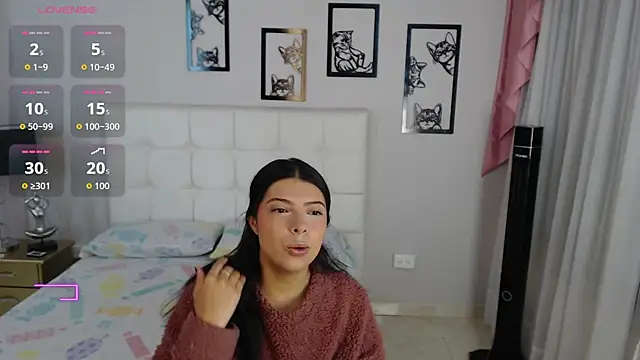 Maia Reficco online show from November 19, 11:54 am