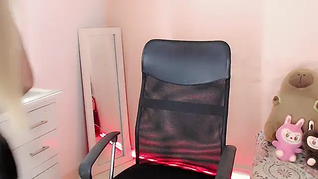 sweet royal  online show from October 24, 6:01 am