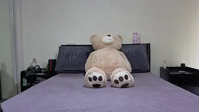 aussiepeaches online show from February 9, 1:25 am