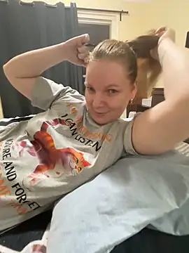 aussiepeaches online show from November 11, 2:01 pm