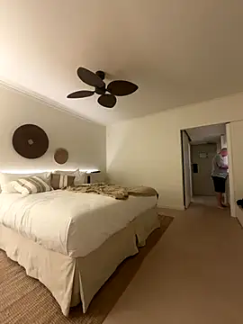 aussiepeaches online show from December 23, 10:03 am