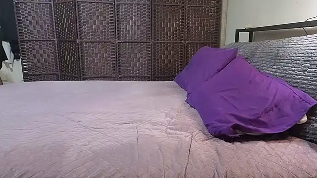 aussiepeaches online show from February 5, 1:01 am