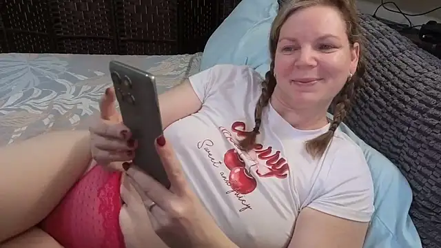 aussiepeaches online show from February 27, 1:39 am