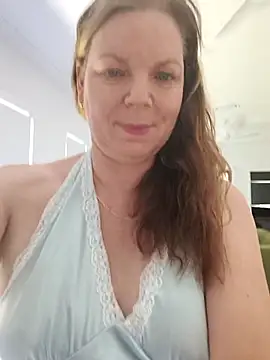 aussiepeaches online show from April 9, 2:24 am