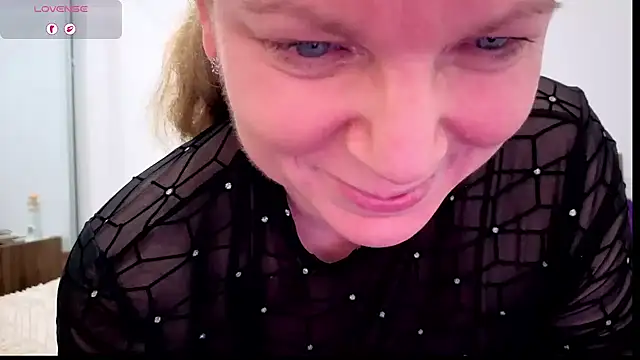 Snapshot of aussiepeaches chatting on July 1, 10:59 am aussiepeaches online show from July 1, 10:59 am