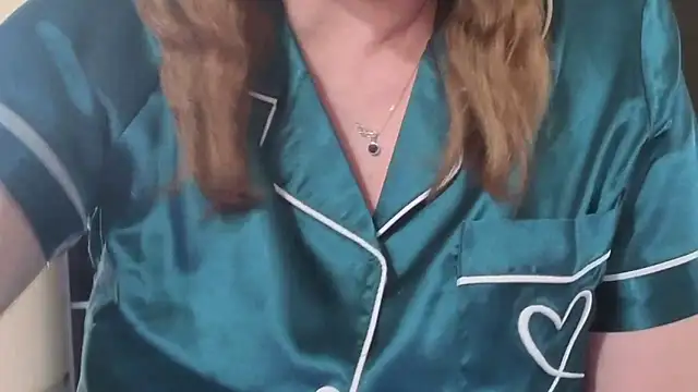 aussiepeaches online show from March 3, 2:40 am