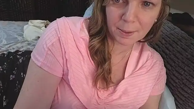 aussiepeaches online show from March 10, 12:20 pm