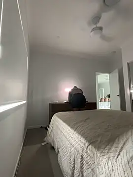 aussiepeaches online show from May 19, 12:48 am
