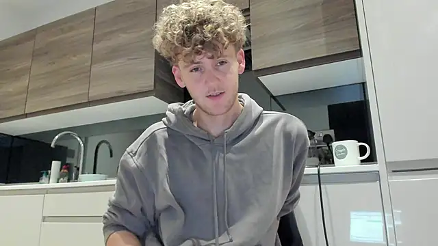 DominantAlex18 online show from November 17, 6:06 am