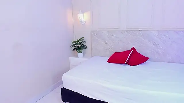 TianaGlow26 online show from November 20, 7:25 pm