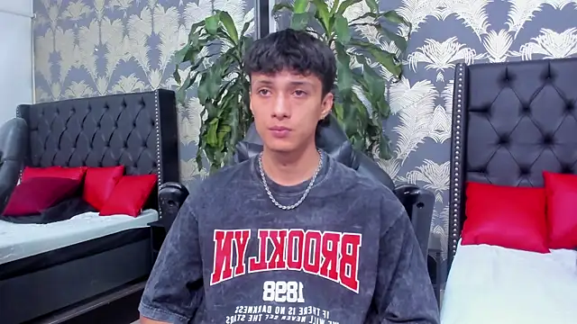 Lean Portman online show from March 31, 3:14 pm