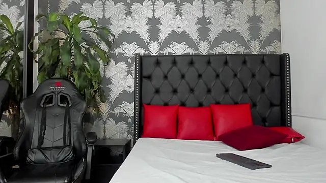 Lean Portman online show from April 8, 2:29 pm