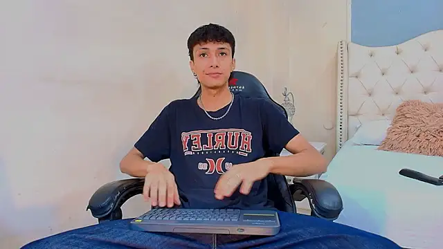 Lean Portman online show from March 26, 2:59 pm