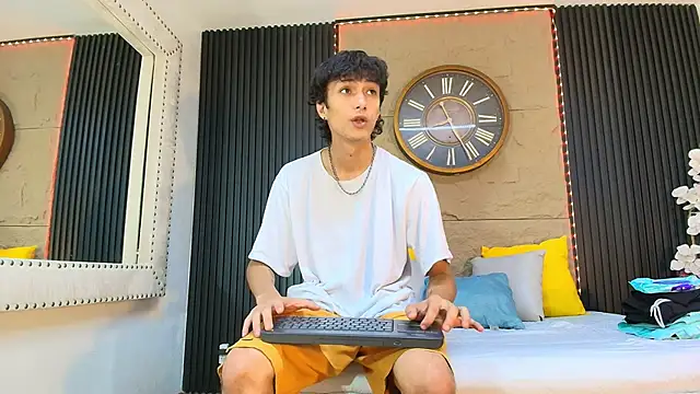 Lean Portman online show from May 26, 1:09 pm