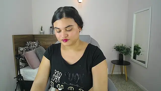 Snapshot of Miabloomm_ chatting on October 8, 3:30 am Miabloomm online show from October 8, 3:30 am