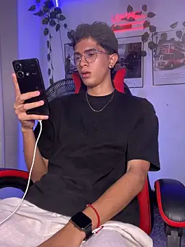 Snapshot of rickyvalentino chatting on September 19, 2:48 am rickyvalentino online show from September 19, 2:48 am