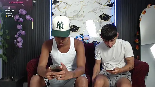 Snapshot of SpicyBoys_X chatting on February 23, 11:27 pm SpicyBoys X online show from February 23, 11:27 pm