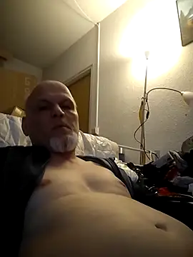 Snapshot of NacktDaniel chatting on November 6, 6:01 pm NacktDaniel online show from November 6, 6:01 pm