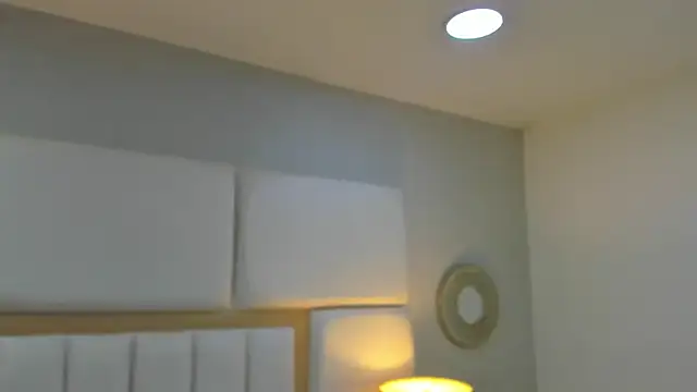 Snapshot of Sweet_Lucianaa chatting on November 25, 6:08 pm Sweet Lucianaa online show from November 25, 6:08 pm