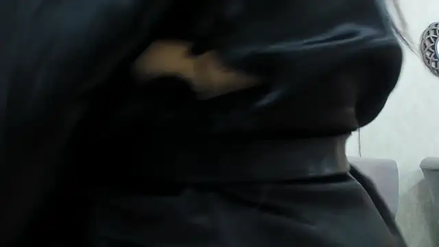 Snapshot of Sweet_Lucianaa chatting on November 22, 9:02 pm Sweet Lucianaa online show from November 22, 9:02 pm