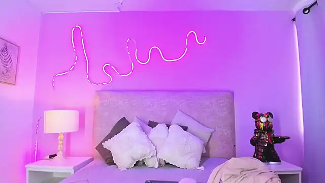 EmaRae1499 online show from October 23, 3:10 pm