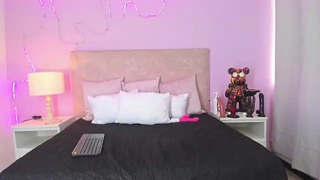 EmaRae1499 online show from November 6, 3:38 pm