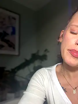 Crooked Angel online show from December 4, 6:01 am