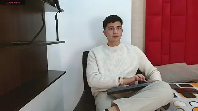 Snapshot of Cady_Hot chatting on November 6, 7:51 pm Cady Hot online show from November 6, 7:51 pm