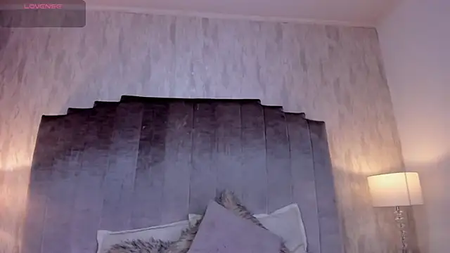 Snapshot of salma_lutz chatting on June 12, 12:36 pm salma lutz online show from June 12, 12:36 pm