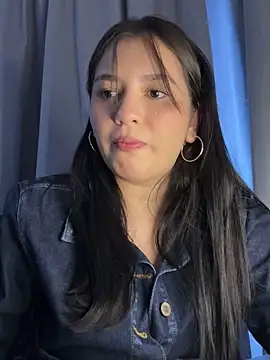 Snapshot of Angeldusttt chatting on September 18, 6:22 pm Angeldusttt online show from September 18, 6:22 pm