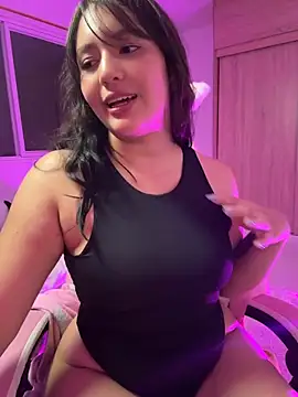 Snapshot of Angeldusttt chatting on May 10, 3:21 am Angeldusttt online show from May 10, 3:21 am