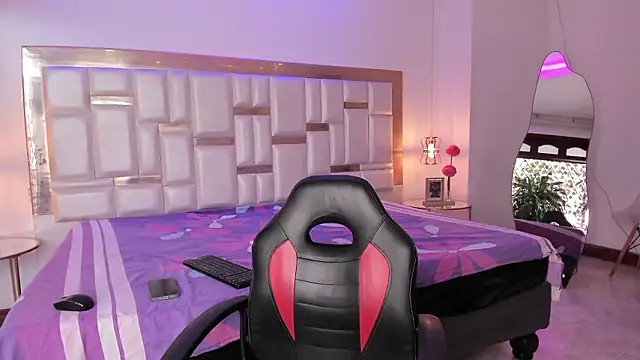 KateMoorex online show from March 23, 1:11 pm