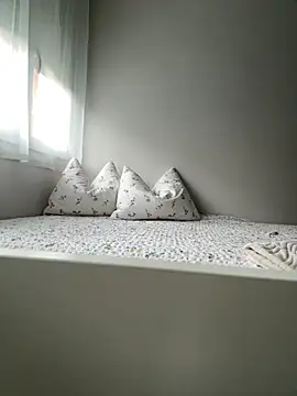 madiiy online show from September 20, 9:36 am