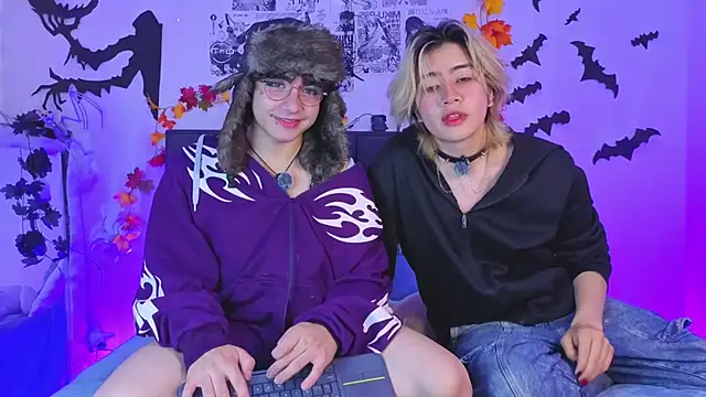 Snapshot of Vamps_Lovers chatting on November 5, 1:03 pm Vamps Lovers online show from November 5, 1:03 pm