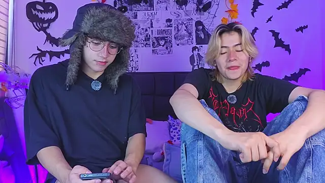 Snapshot of Vamps_Lovers chatting on October 23, 1:10 pm Vamps Lovers online show from October 23, 1:10 pm