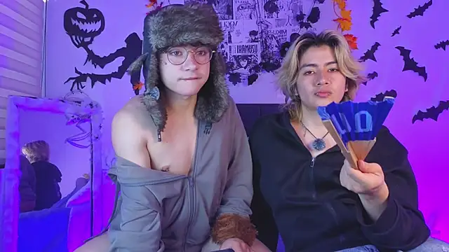 Snapshot of Vamps_Lovers chatting on October 24, 1:21 pm Vamps Lovers online show from October 24, 1:21 pm