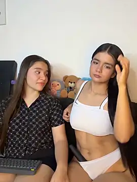 Snapshot of Ashley_and_Zoe chatting on June 13, 2:37 pm Ashley and Zoe online show from June 13, 2:37 pm