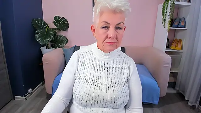 HotandMature online show from November 5, 8:17 am