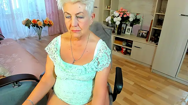 HotandMature online show from March 5, 9:17 am