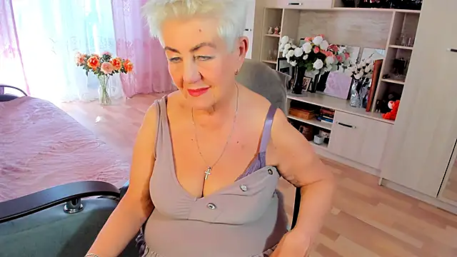 HotandMature online show from April 17, 9:12 am