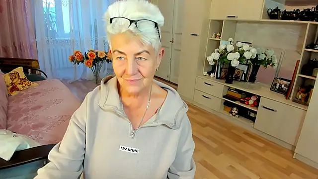 HotandMature online show from December 22, 10:15 am