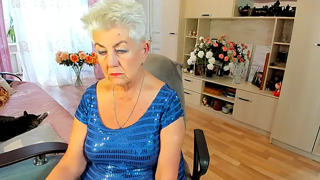 HotandMature online show from March 26, 11:30 am