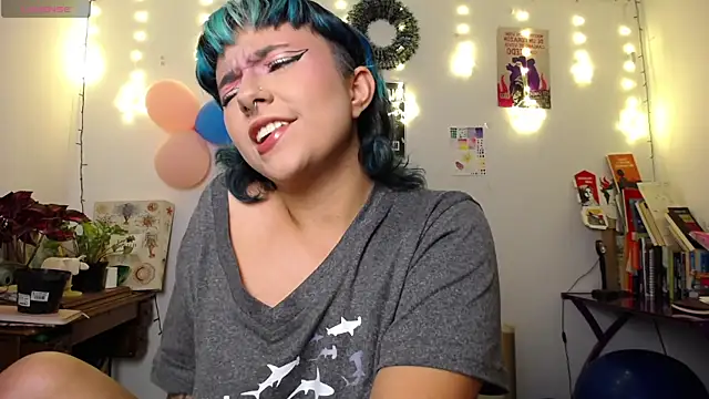 AlmaNanax online show from December 21, 2:13 am