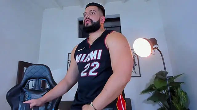 Justin kingX7 online show from May 1, 4:17 am