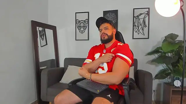 Justin kingX7 online show from April 11, 4:20 am