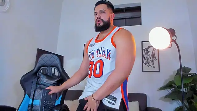 Justin kingX7 online show from May 9, 4:49 am