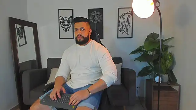 Justin kingX7 online show from April 7, 2:35 am