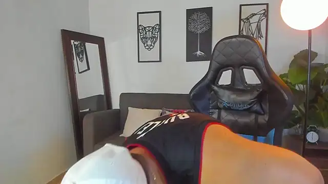 Justin kingX7 online show from April 4, 1:56 am