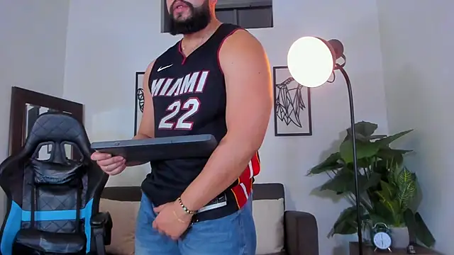 Justin kingX7 online show from May 10, 3:10 am